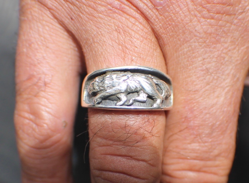 Timber Wolf Ring with Sugilite Twilight Wolf 925 Sterling Silver Wolf Ring 